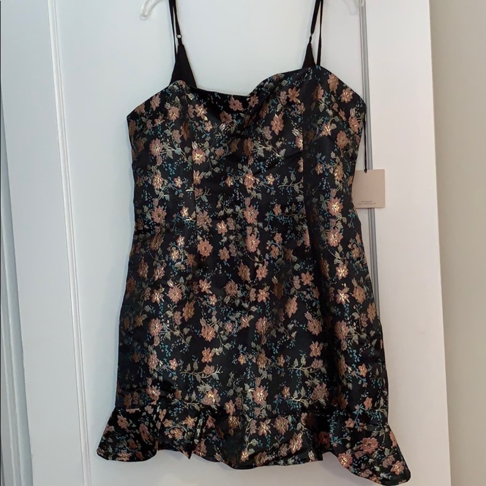 Flower print embroidery dress size L NEVER WORN